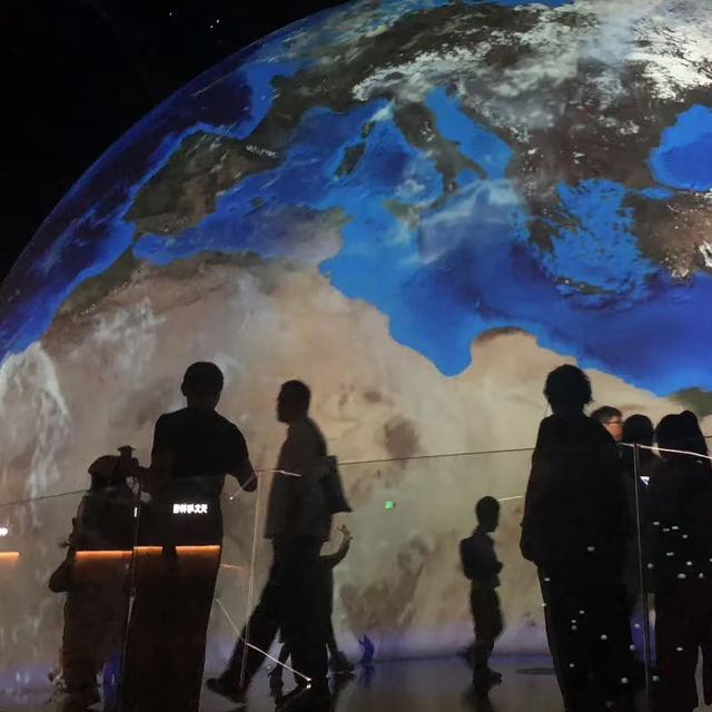 🏙️ Must-Visit Places in Shanghai! 🌟