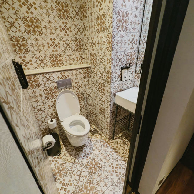 Heritage Threads, Modern Stays