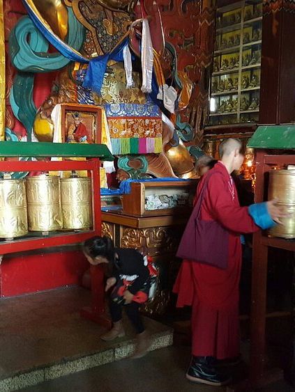 Migjid Janraisig Sum - Big Copper Statue