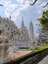 Chiang Rai’s White Temple Is Like Stepping Into Another World 🤍✨