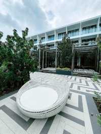 Roxy Beach Resort: Serene Coastal Escape