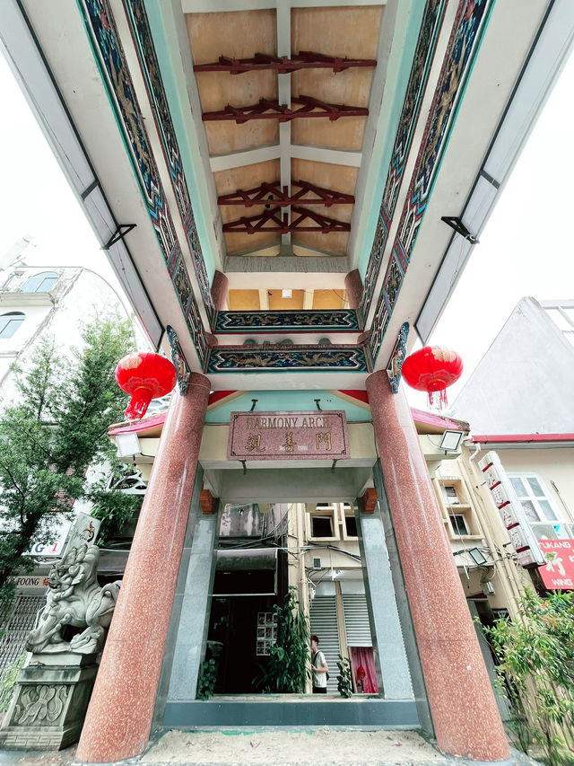 “Discovering Heritage Gems at Kuching Old Courthouse”