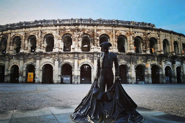 フランスの小さなローマ、ニーム(Nîmes)の古代遺跡旅行ガイド。 | Trip