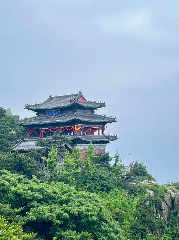 🏔️ 중국의 신성한 산, 태산(泰山) 정복 🇨🇳