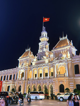 第一郡夜間漫步:探索胡志明市的攝影瞬間