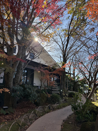 Staying at a villa-style hot spring inn with its private open-air pool is simply divine! ✨