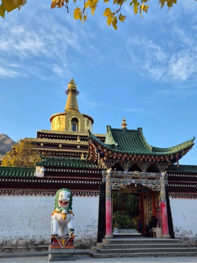 The Doors of Labrang Monastery: Portals to Devotion The Doors of Labrang Monastery: Portals to Devotion