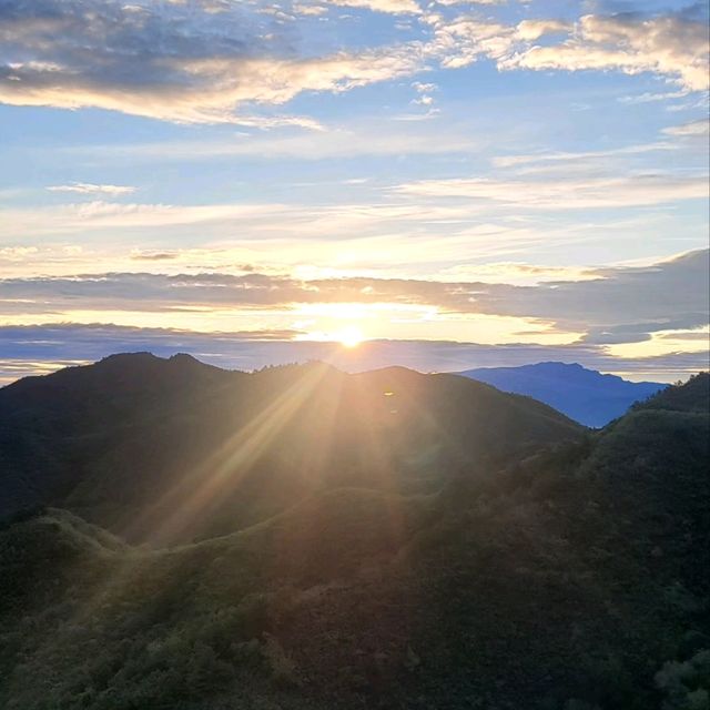 Sunrise on the great wall.