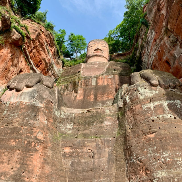 乐山大佛 - The Giant Buddha of Leshan Adventure! 🌟