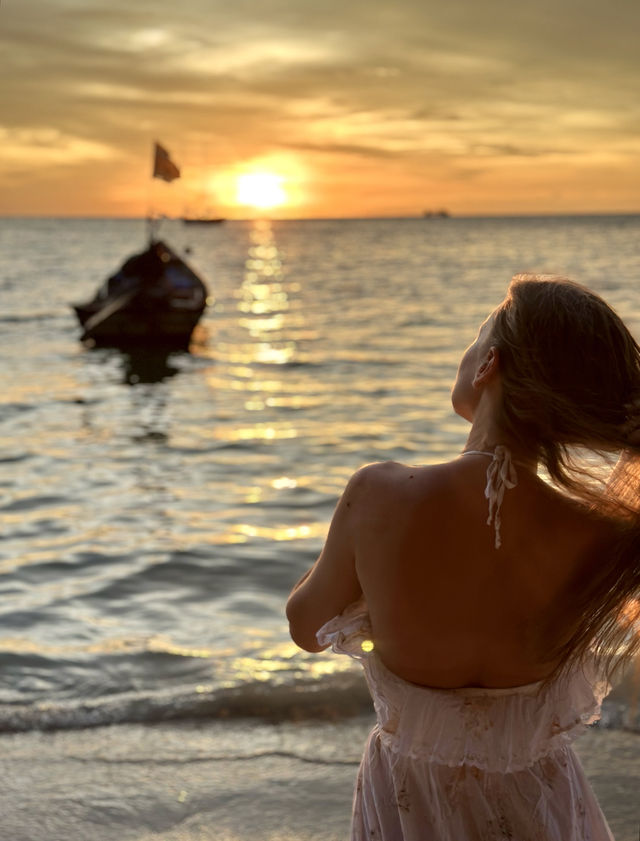Relax at Sairee Beach, Koh Tao 🏝️