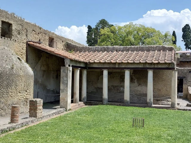Ancient city of Herculaneum 🗺️
