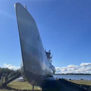 在拉博厄 (Laboe) 參觀德國 U-995 潛艇
