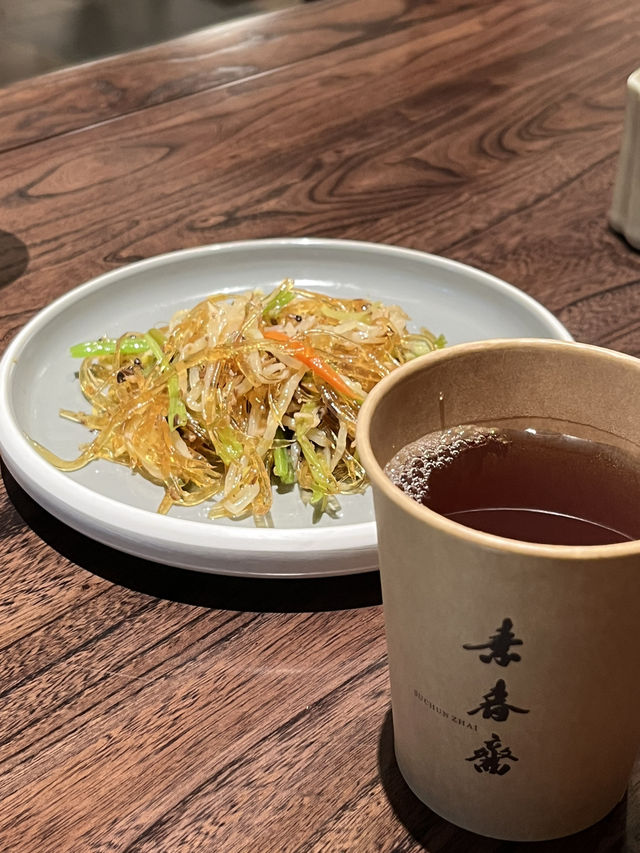 Hangzhou | Tasty vegetarian restaurant near Lei Feng Tower