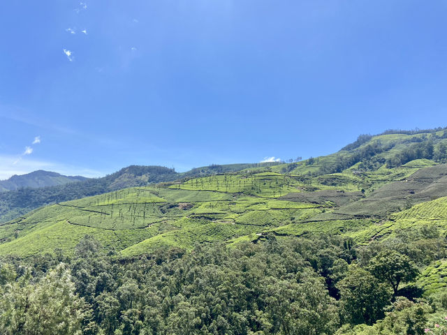 Trekking to Lakkon Falls