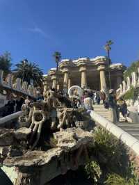 Exploring the colorful wonder of Park Güell 🎨🌿✨