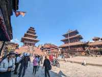 バスタブル　ニャタポラ寺院