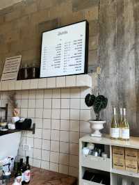 Tel Aviv: Hummus, Heatwaves & Hot People