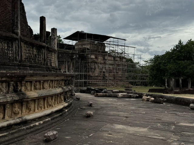 Ruins & Royalty: Polonnaruwa Uncovered 👑📜