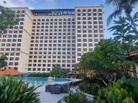 “Trendy Orchard‑Edge Haven with Spa & Club Lounge”