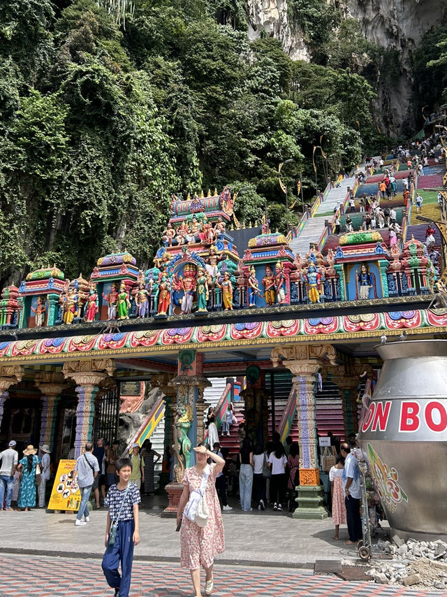 Discover the Christmas Kuala Lumpur! Travel guide 