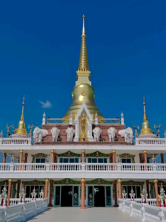 Wat Tham Phon Sawan – A Serene Hilltop Temple with Panoramic Views