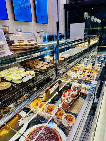 🌅☕️ Early Morning Gem — Amapola Bakery & Coffee at La Rambla 🌅☕️ Early Morning Gem — Amapola Bakery & Coffee at La Rambla