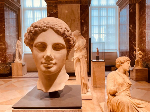 ルーブル美術館のアートマジック | Trip.com パリ