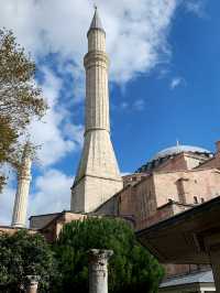 The Majestic Hagia Sophia: A Must-Visit in Istanbul! 🕌✨