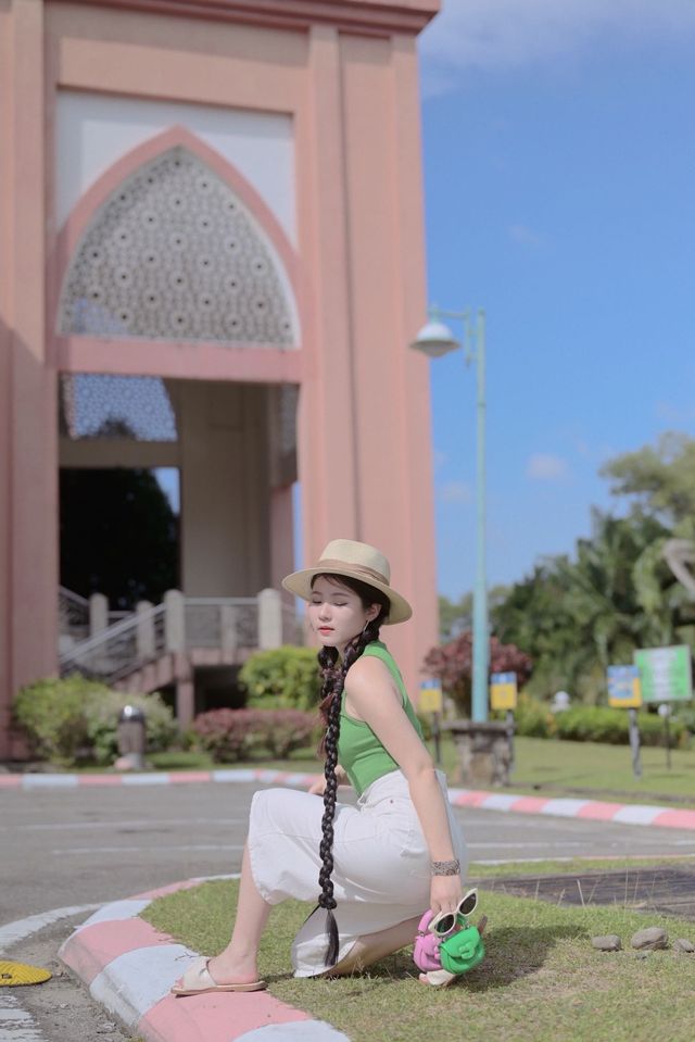 I am studying at the world's most beautiful pink castle in Malaysia 🏰.