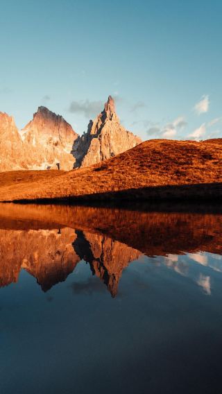 Passo Rolle: A Unique Upside-Down Hiking Experience in the Italian Alps ⛰️