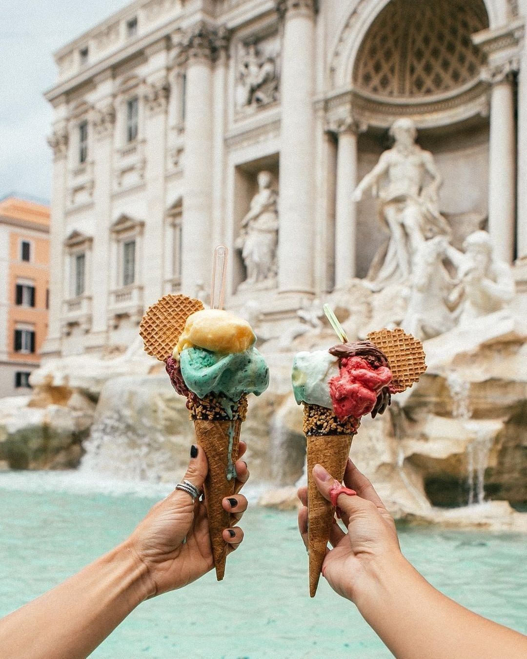 트레비 분수에서 인사드려요! 🇮🇹