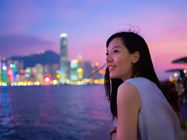 🌃【絕密曝光】香港夜景攻略：維多利亞山360度全景，夢幻仙境點燃夜晚！夜市精彩活動等你探索！🌠🔥🏞️