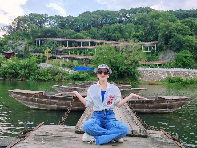 萬安浮橋,浦城現存三座浮橋之一(另兩座觀前浮橋、水南浮橋) 萬安浮橋,浦城現存三座浮橋之一(另兩座觀前浮橋、水南浮橋)