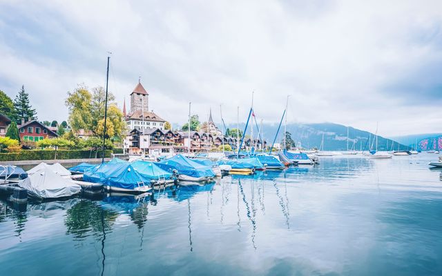 瑞士施皮茨小鎮，圖恩湖畔的人間仙境!