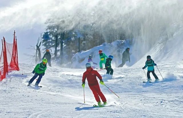 春雪期至，粉雪不止