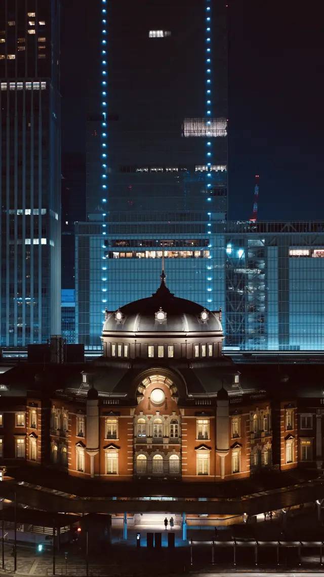 東京車站丸之內口，東京的新與舊