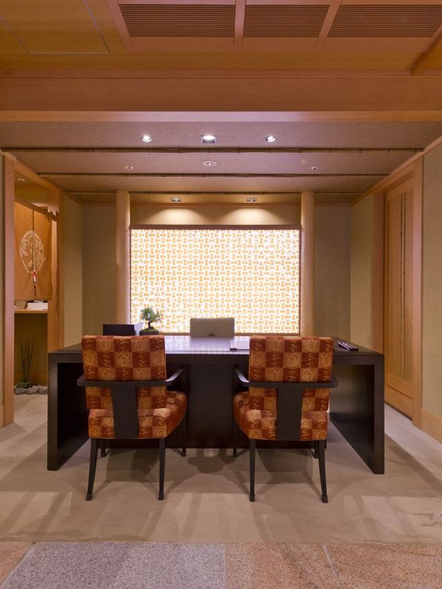 🌸 Kyoto's Hidden Gem: Luxurious Onsen Hotel Experience 🏯✨