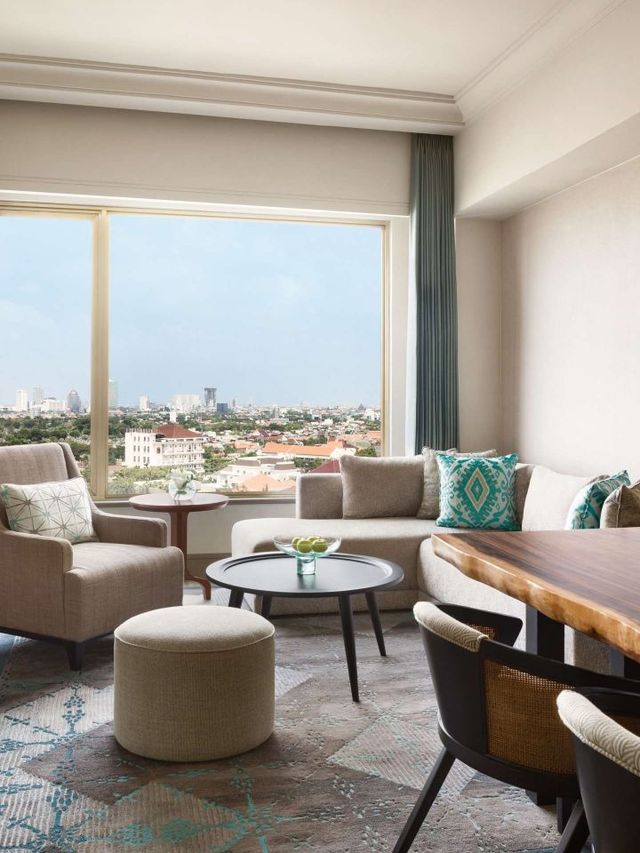 🌟 Surabaya's Shangri-La: Luxury & Delights Await! 🌟