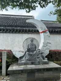 枫泾古鎮（上海金山）枫泾古鎮，位於上海西南，隸屬於上海市金山區，地處滬浙五區（縣）十鎮（鄉）交界。