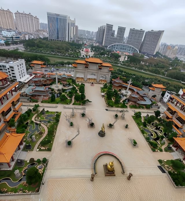 玉林打卡，這段內容似乎在表達對某個景區的喜愛。