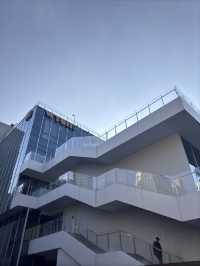 不在歐洲在上海市中心！這個新開的街區好 City→。