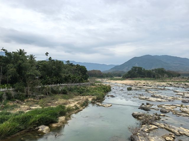 乘坡河石臼群