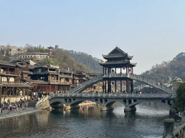 [週末旅行] --湘西の千年古鎮、鳳凰古城