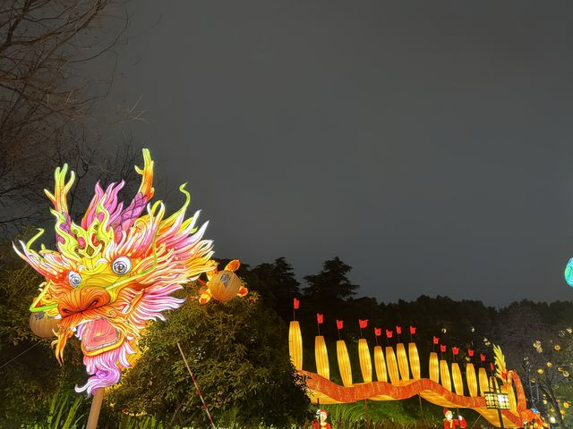 秦淮河畔燈火輝煌