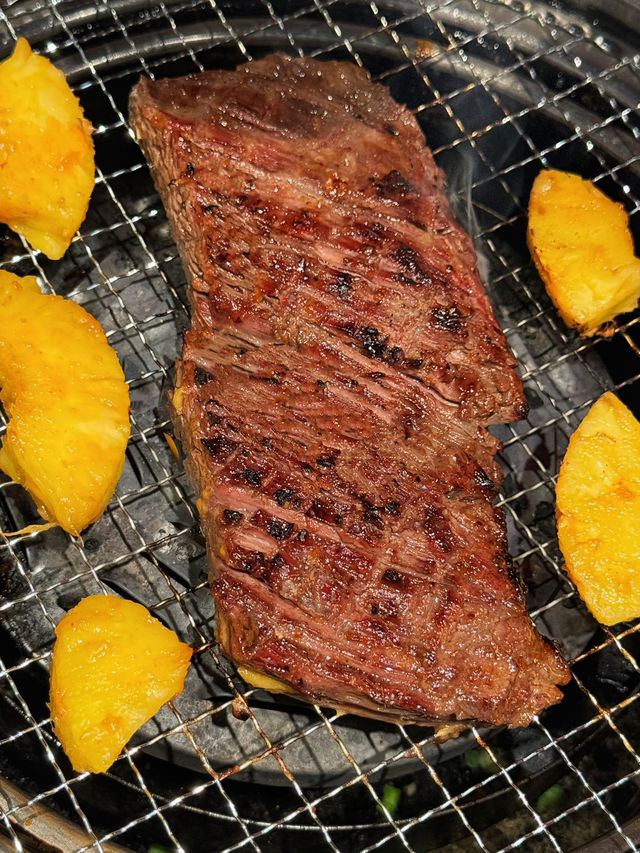 新宿必衝！這家烤肉店讓我秒變瘋狂安利怪！焼肉29テラス真的太絕了，神戶牛直接封神🥩！