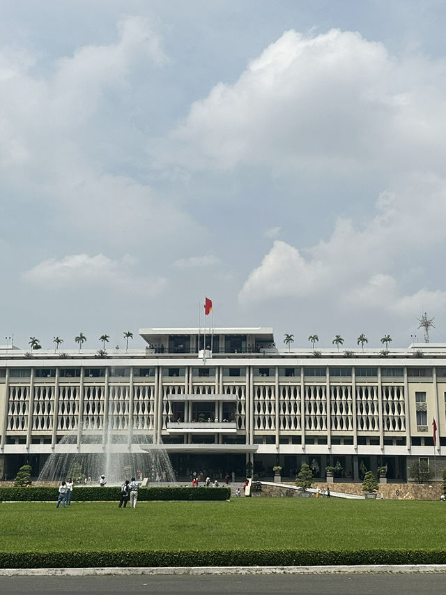 Ho Chi Minh - A Big City On A Low Budget. A Super Affordable Metropolis! 