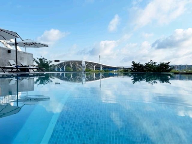 🏊🏻‍♂️深圳高空游向日落！CP值爆錶無邊際泳池Staycation🌇