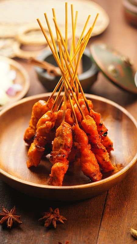 Go on a Foodie Adventure in Kuala Lumpur! ✈️ 🌏