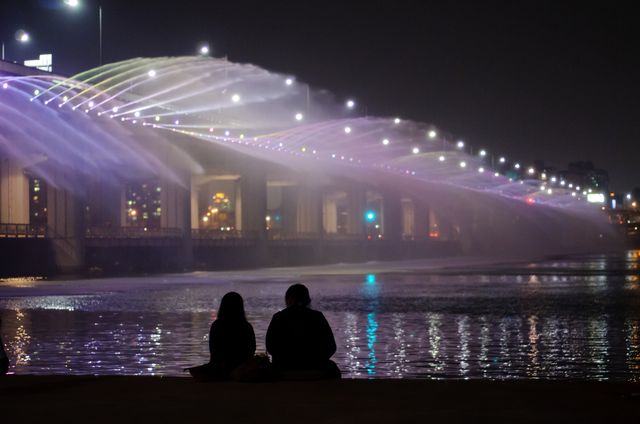 Rainbow Fountain Show Returns: True Romance of Hangang River Kicks Off