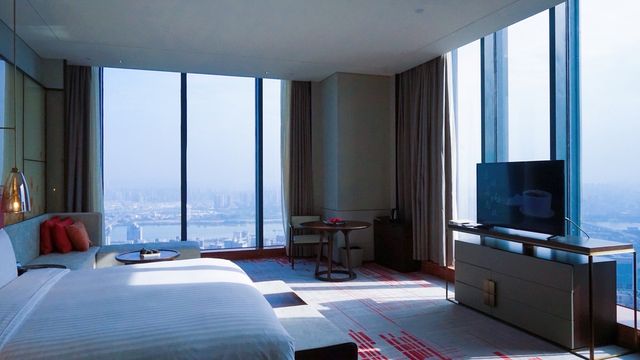 睡在滿是藝術氣息惠州城央地標的雲端客房裡